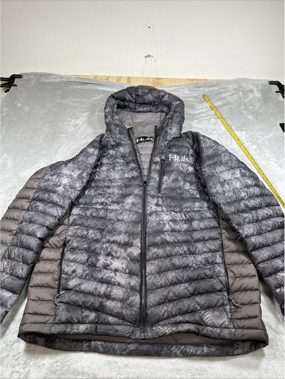 Huk Jacket Men’s L Camo Double Down Hooded Full Zip Puffer Performance Fishing